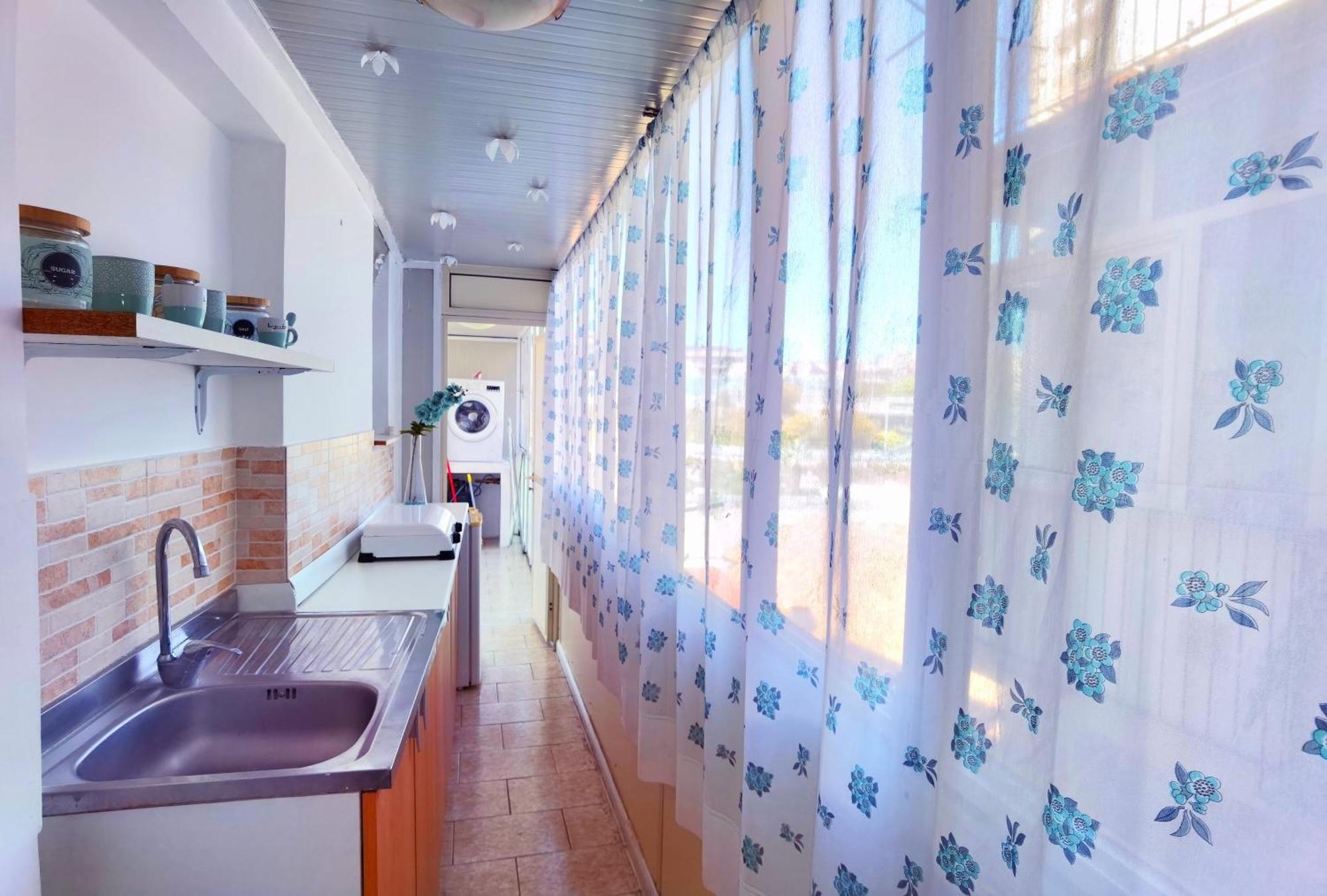 Luxury Sisters House 